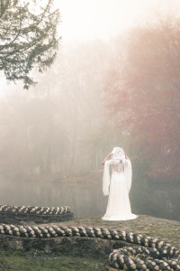Robe de mariée elfique Dame Blanche Mary-Gabrielle - shooting mariée