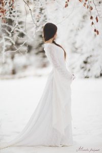 robe de mariée médiévale en dentelle Dame Blanche