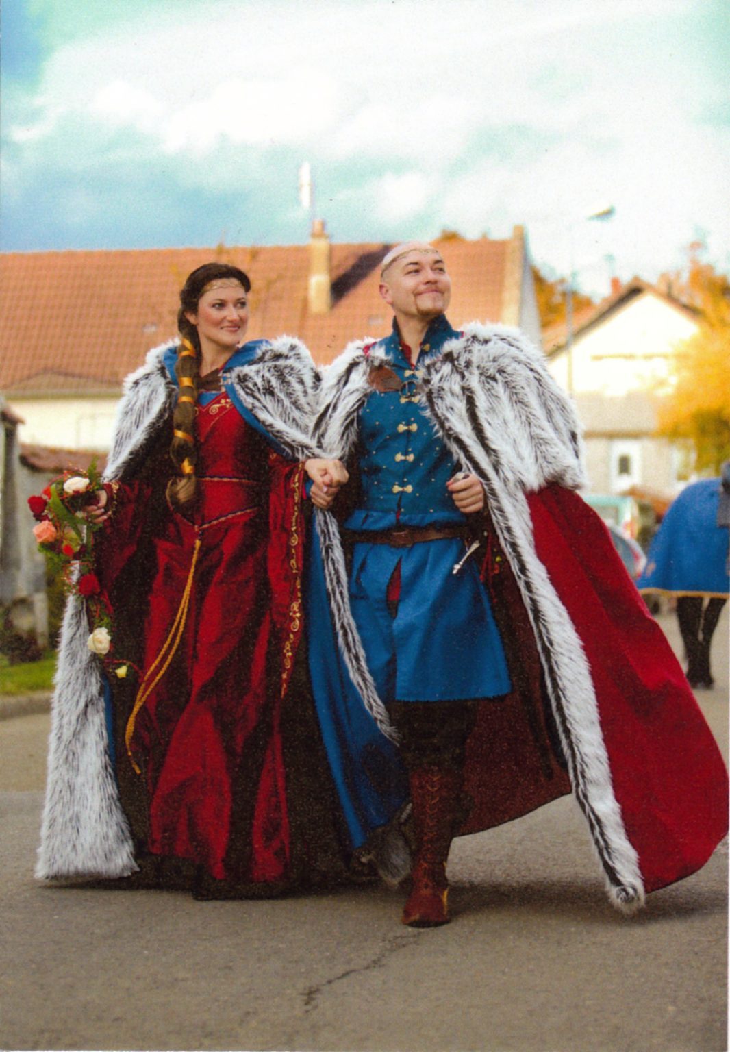 Robe de mari?�e m?�di?�vale Dame Rouge - Andralys Cr?�atrice Costumi?�re