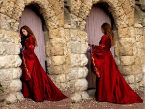 robe de mariée médiévale Dame Rouge