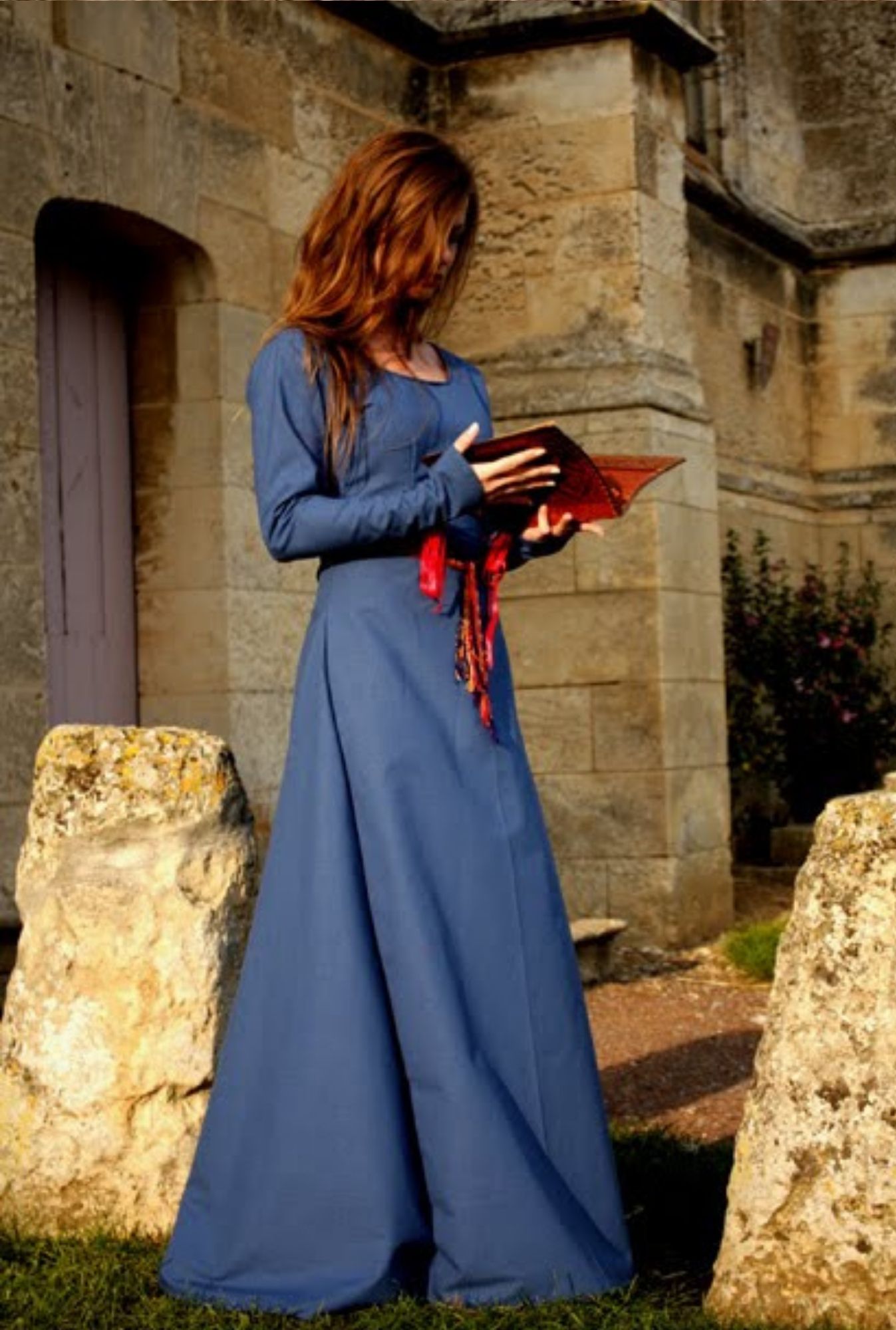 robe de mariée médiévale dame rouge - robe intérieure