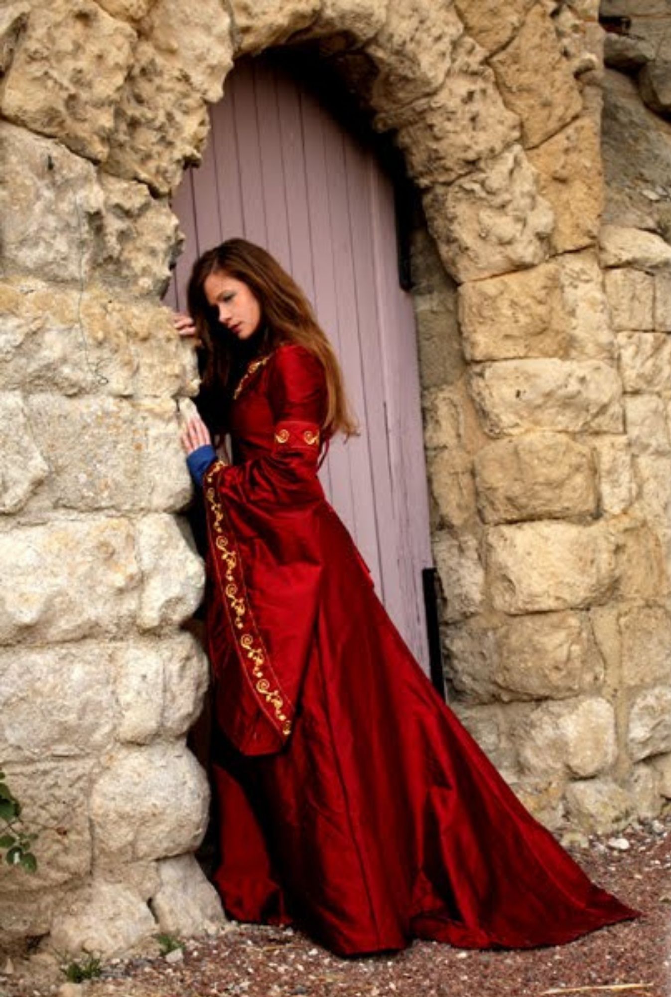 robe-mariee-rouge-medievale