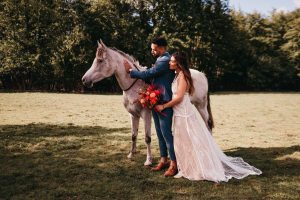 couple-mariage-boheme-photos-cheval